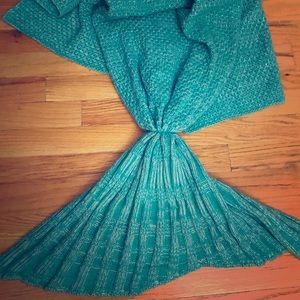 MERMAID TAIL CROCHETED BLANKET! - TEAL